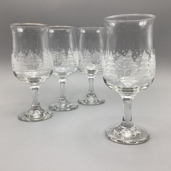 Vintage Christmas Libbey Arby’s 1970s Stem Glasses- Set of 8 - Picture 1 of 5